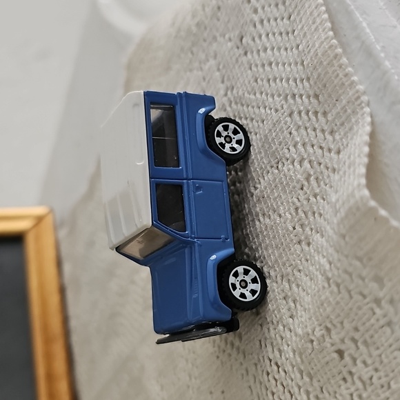 Vintage LandRover Die Cast Car - Picture 3 of 4